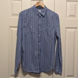 EUC Gap blue pinstripe button down shirt